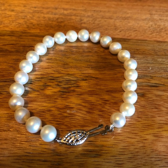 blue nile Jewelry - Blue Nile pearl bracelet